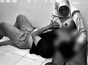 A continental Fascinated On Video: Malay Apprentice 18+ Gets Handjob